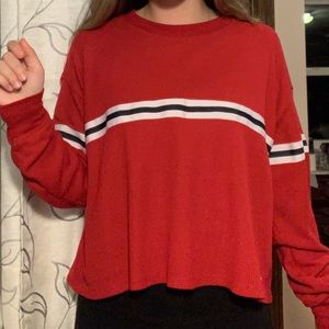 red hollister oversized cropped long sleeve